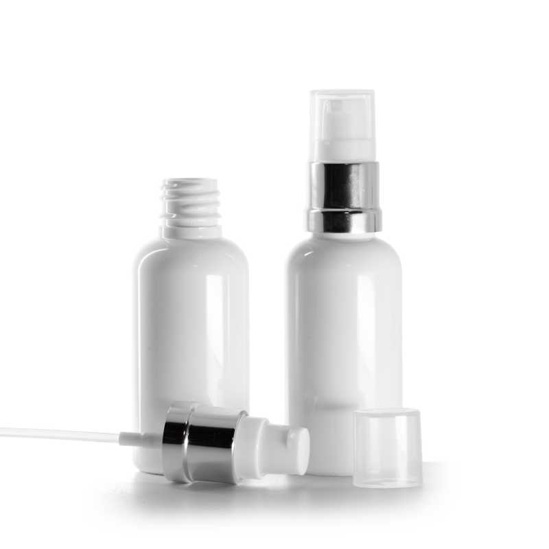 Weiße Kunststoffflasche, silberglänzende weiße Pumpe, 50 ml