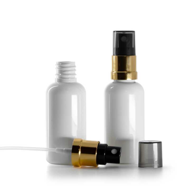 Weiße Kunststofffläschchen, schwarz-goldener Zerstäuber, rauchfarbene Überkappe, 50 ml