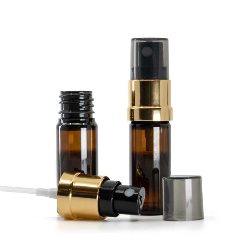 Braunes Kunststofffläschchen, schwarz-goldener Sprühzerstäuber, rauchfarbene Überkappe, 10 ml