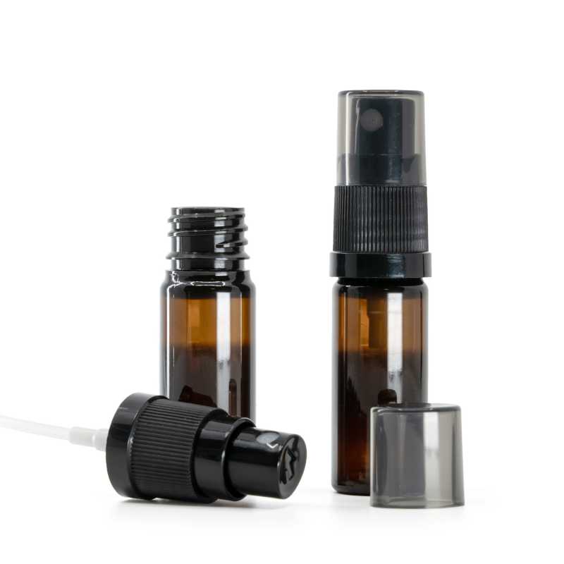 Braunes Kunststofffläschchen, schwarzer Sprühzerstäuber, rauchfarbene Überkappe, 10 ml