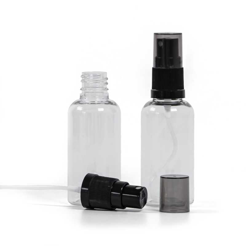 Transparente Kunststoffflasche mit schwarzem Feinnebel-Sprüher und rauchfarbener Kappe, 50 ml