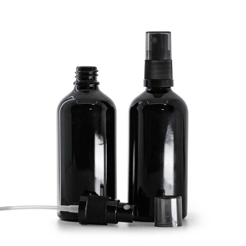 Glasfläschchen, schwarz glänzend, schwarzer Sprühzerstäuber, rauchfarbene Überkappe, 100 ml