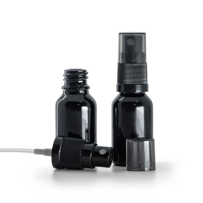 Glasfläschchen, schwarz glänzend, schwarzer Sprühzerstäuber, rauchfarbene Überkappe, 15 ml