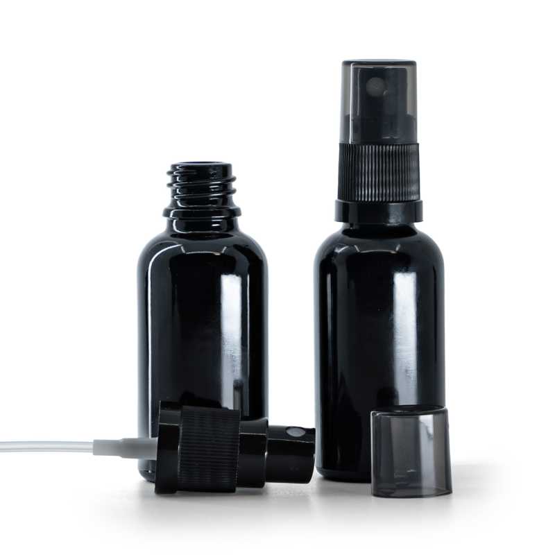Glasfläschchen, schwarz glänzend, schwarzer Sprühzerstäuber, rauchfarbene Überkappe, 30 ml