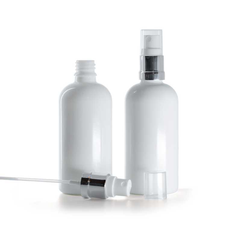 Weißes Glasfläschchen, glänzend silberner Zerstäuber, 100 ml