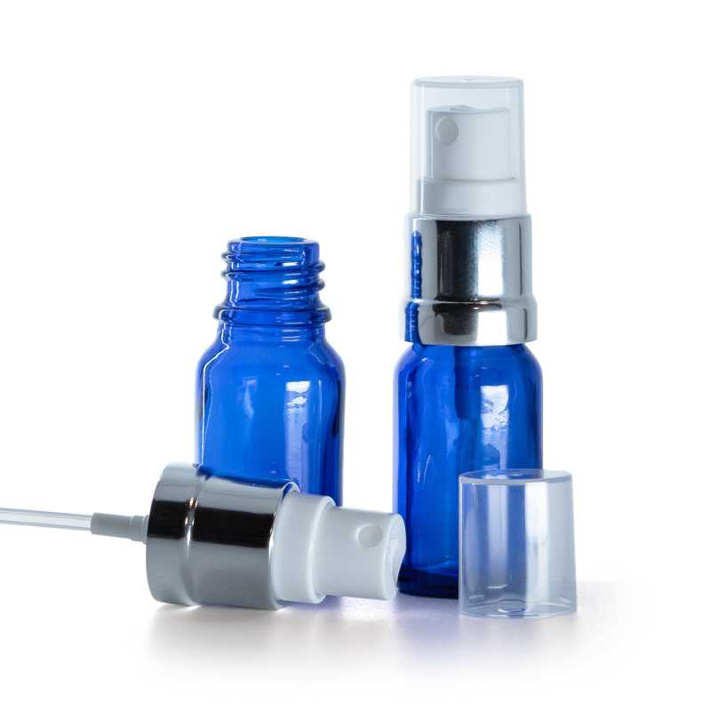 Blaue Glasflasche, glänzend silberweißes Spray, 10 ml
