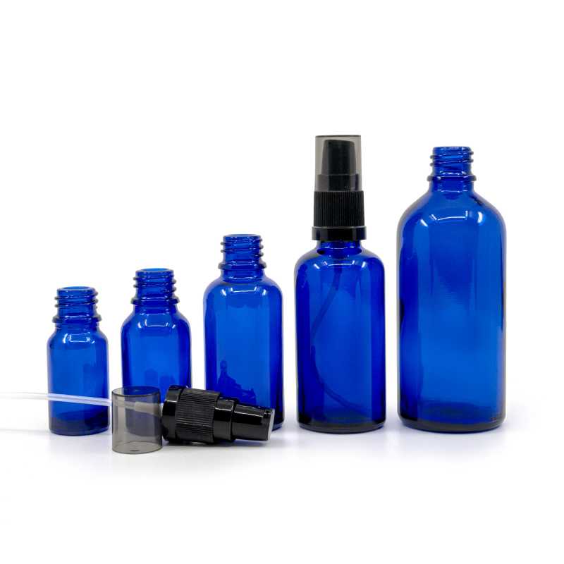 Blaue Glasflasche, schwarze Lotion-Pumpe mit Smokey-Überkappe, 30 ml