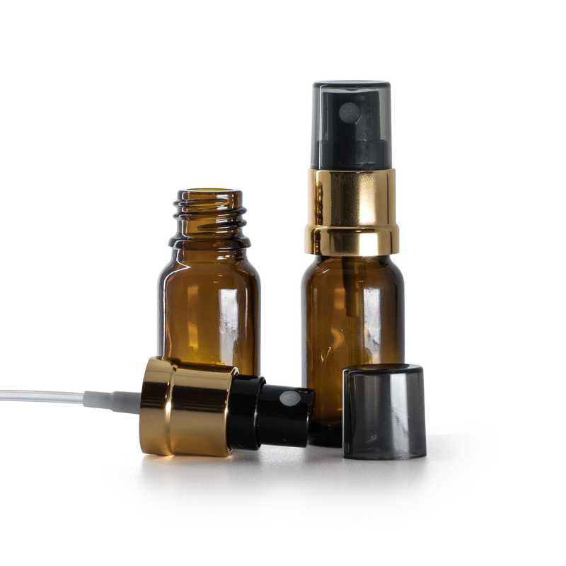 Braunglasflasche, gold-schwarzer Sprühkopf, rauchfarbener Überkappe, 10 ml
