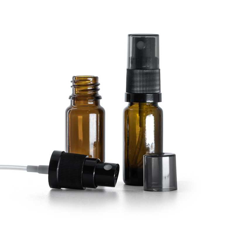 Braunglasflasche, Typ B, schlank, schwarzer Feinnebelzerstäuber, rauchfarbener Überkappe, 10 ml
