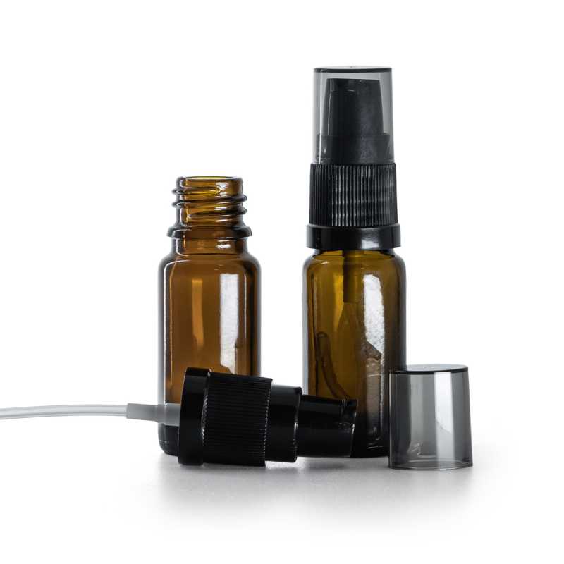 Braunes Glasfläschchen, Typ B, schlank, schwarze Cremepumpe mit rauchfarbener Überkappe, 10 ml