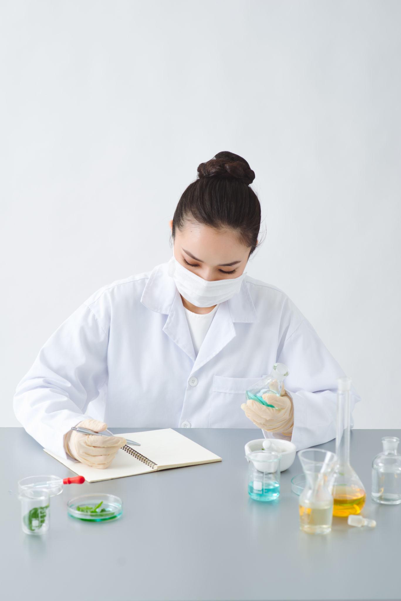 Ingredients-Liste auf dem Etikett eines kosmetischen Mittels – INCI-Bestandteile gemäß Verordnung 1223/2009